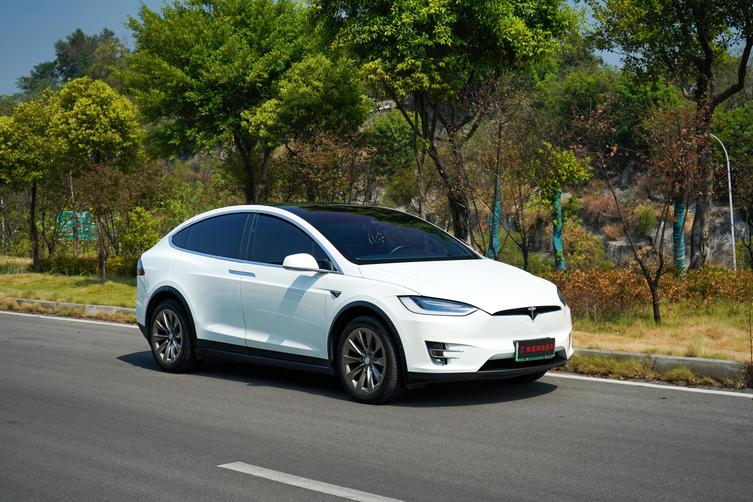 r220603-tesla-model-x-2018_0