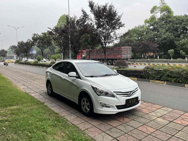 r1013275-hyundai-reina-2016_0