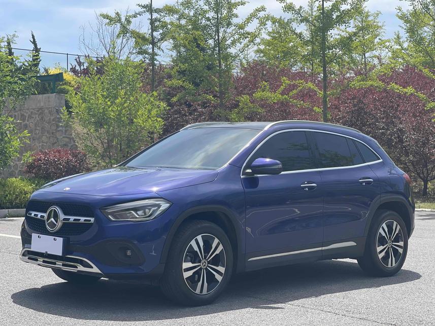 r1013286-mercedes-benz-gla-2021_0