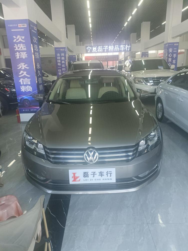 r1013304-volkswagen-passat-2012_0