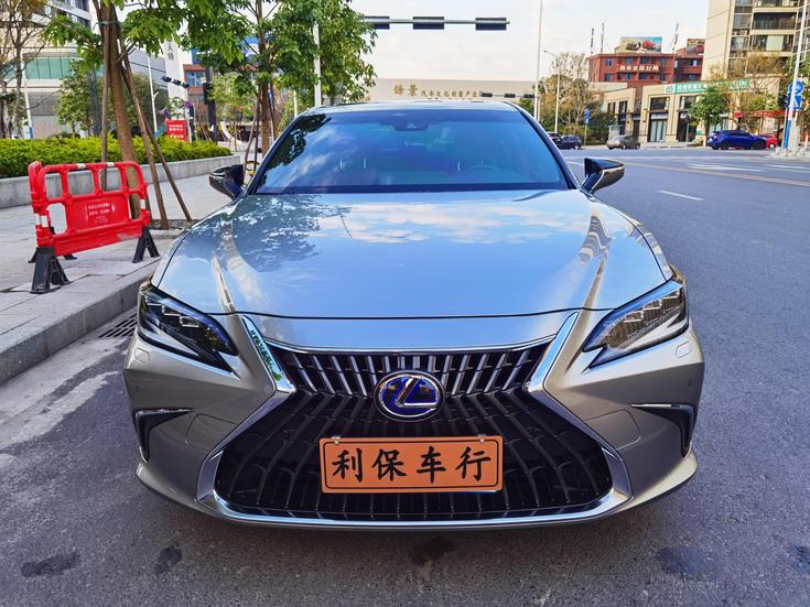 r1013309-lexus-es-2021_0