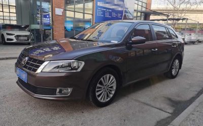 r1013347-volkswagen-gran-lavida-2015_0