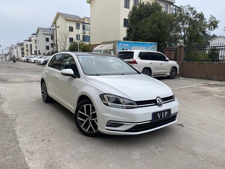 r1013444-volkswagen-golf-2020_0