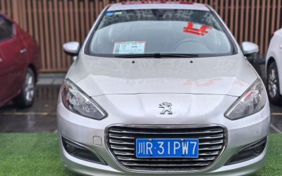 r1013519-peugeot-308-2012_0