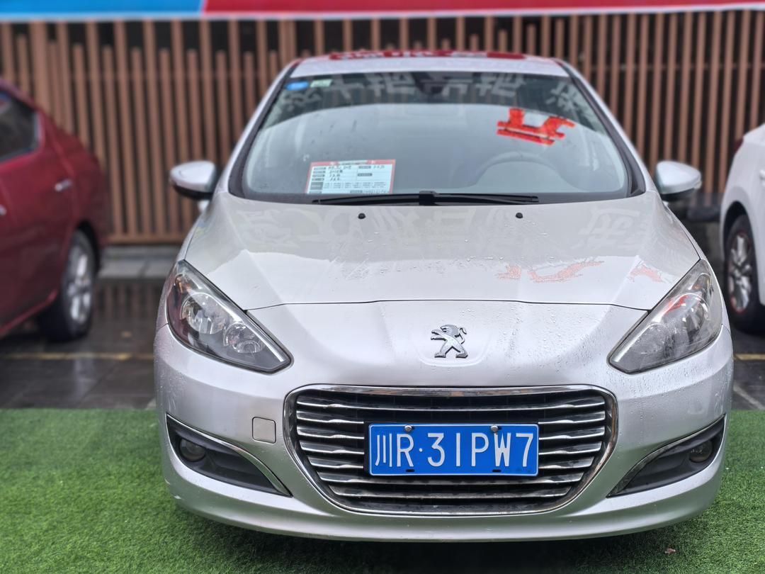 r1013519-peugeot-308-2012_0
