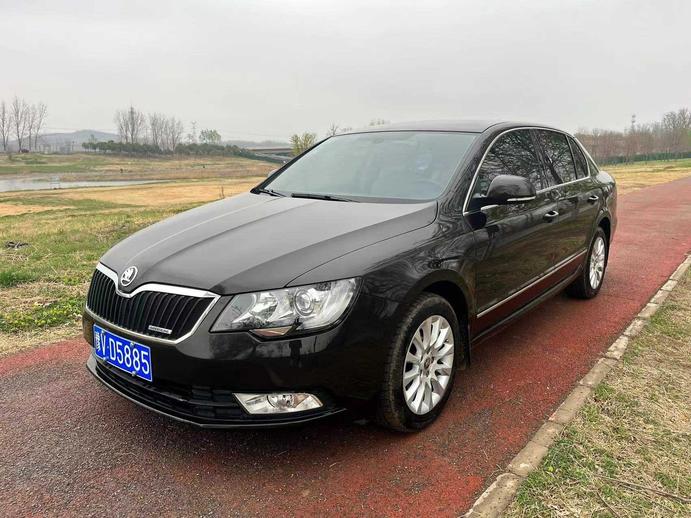 r1013614-skoda-superb-2014_0