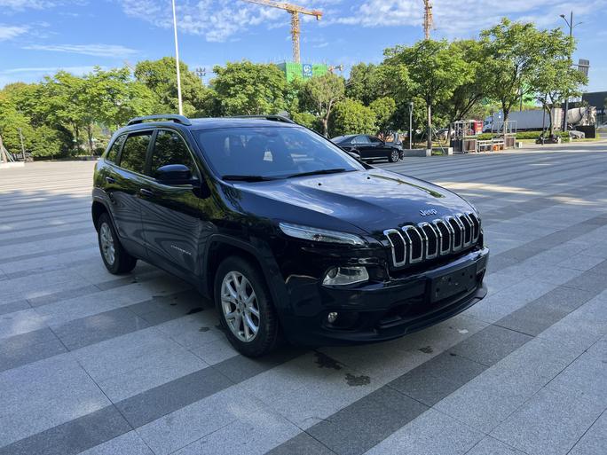 r1013743-jeep-cherokee-2017_0