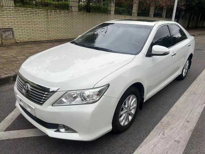 r1013791-toyota-camry-2014_0