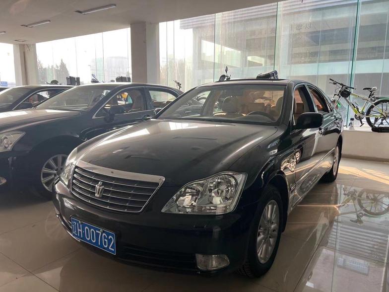r1013830-toyota-crown-2009_0