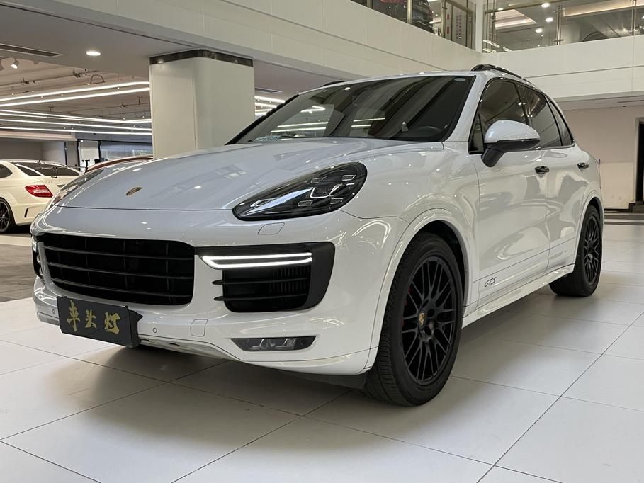r1013854-porsche-cayenne-2017_0