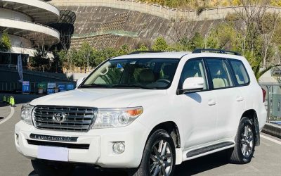 r1013894-toyota-land-cruiser-2016_0