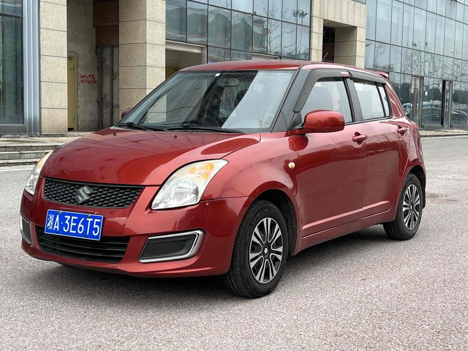 r1013922-suzuki-swift-2015_0