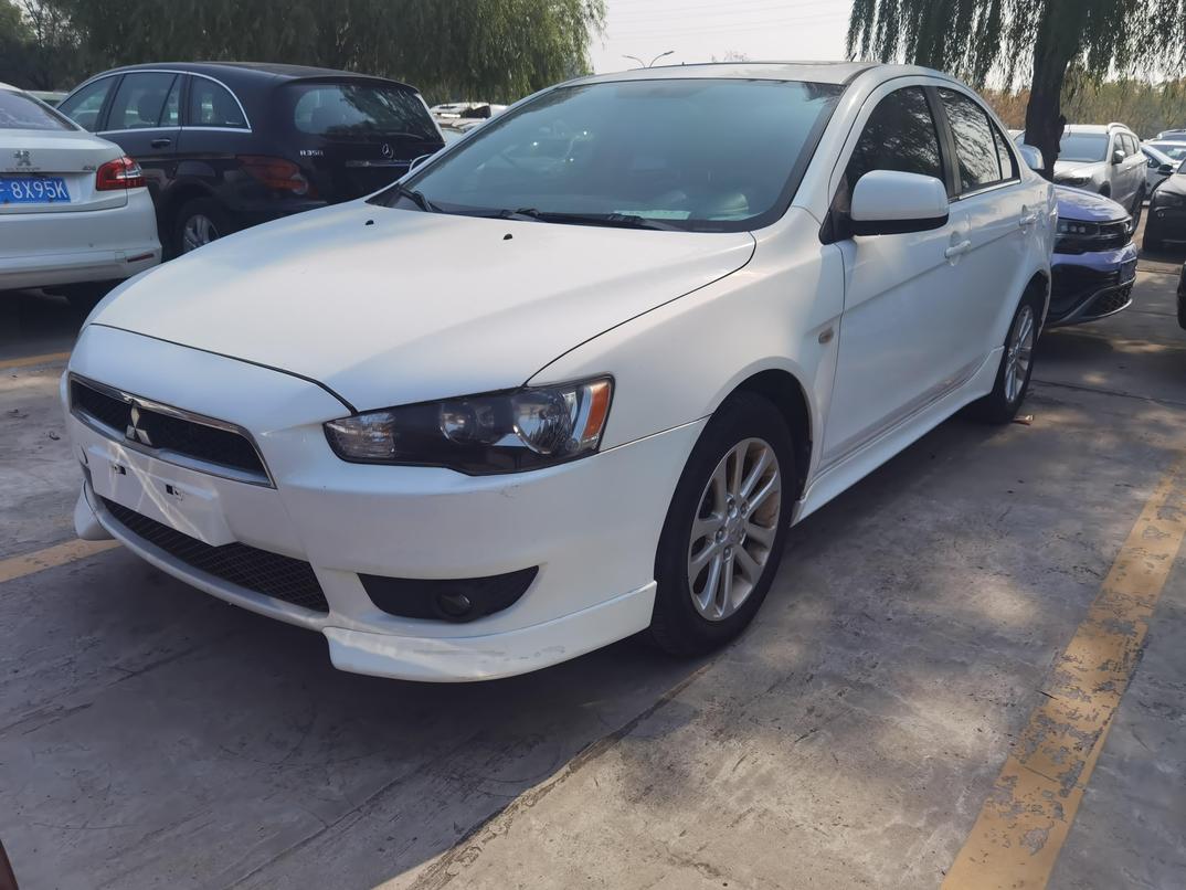 r1013935-mitsubishi-lancer-2012_0