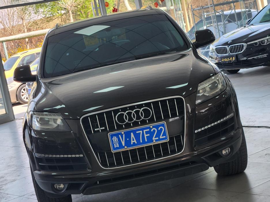 r1013955-audi-q7-2013_0