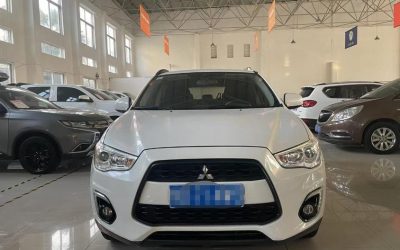 r1013989-mitsubishi-asx-2015_0