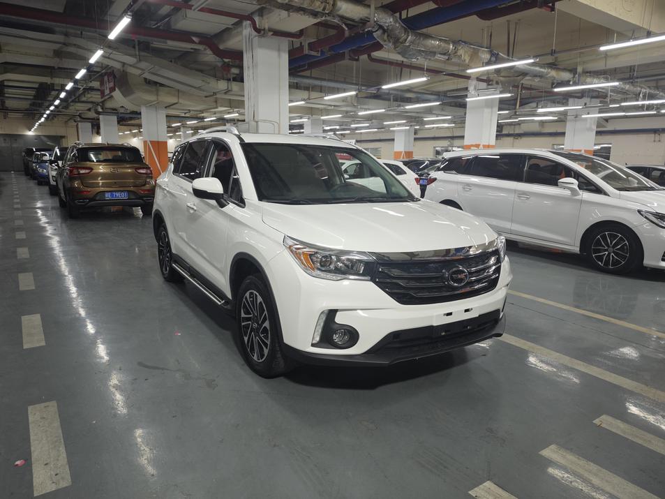 r1013993-trumpchi-gs4-2017_0