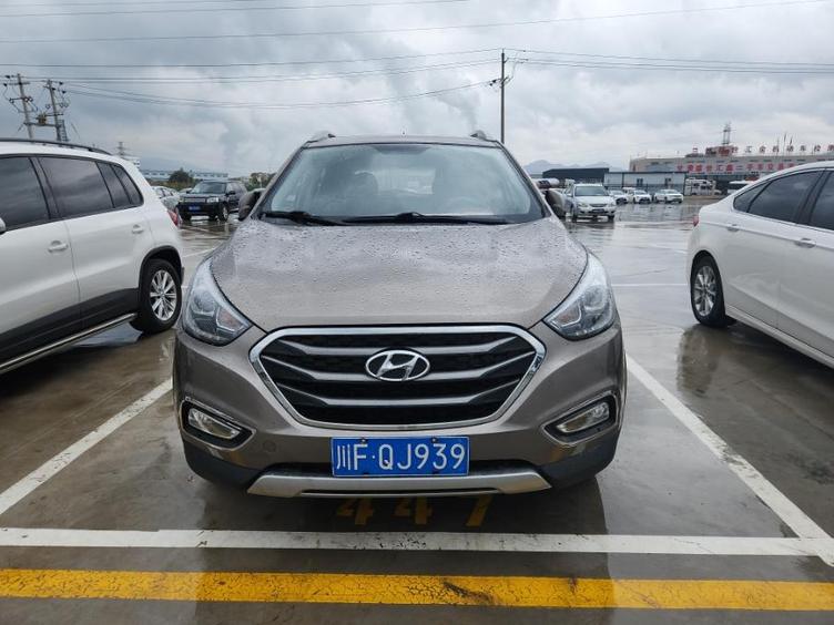 r1014000-hyundai-ix35-2015_0