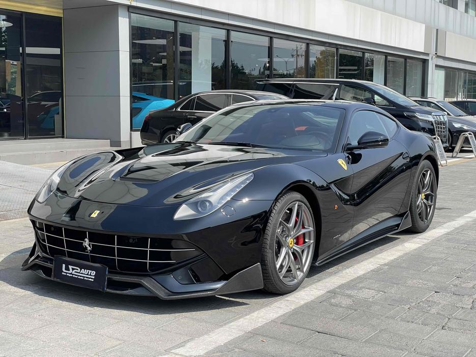r1014013-ferrari-f12berlinetta-2014_0