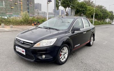 r1014047-ford-focus-2012_0