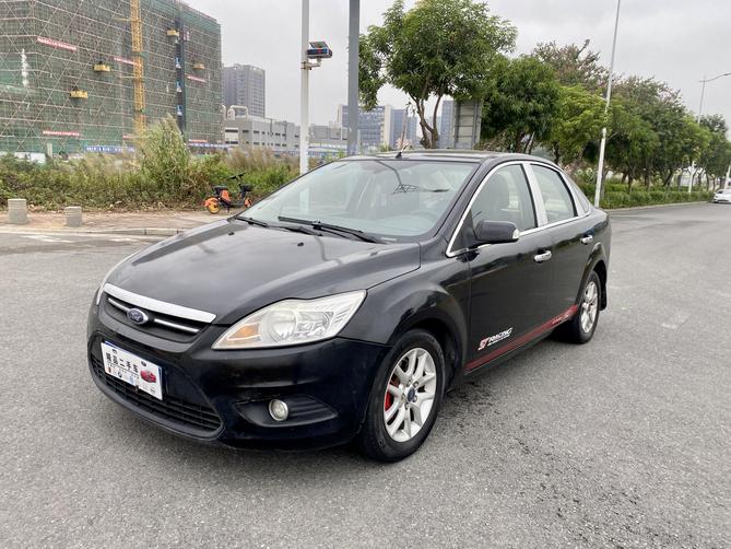 r1014047-ford-focus-2012_0