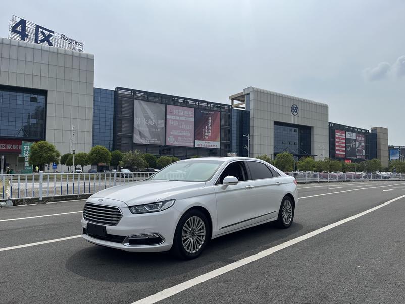 r1014161-ford-taurus-2016_0