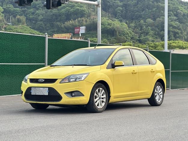 r1014215-ford-focus-2014_0