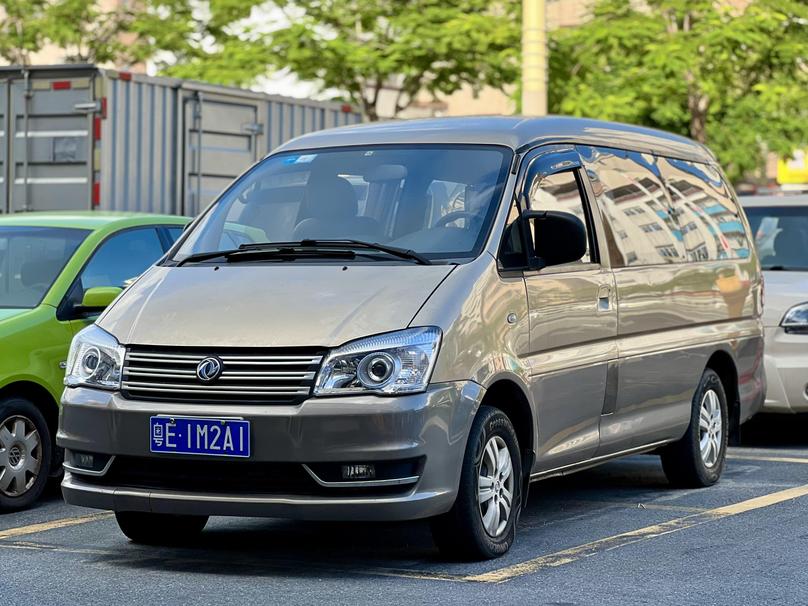 r1014247-dongfeng-forthing-lingzhi-2015_0