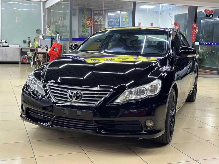 r1014255-toyota-reiz-2012_0