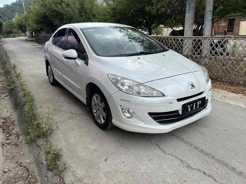 r1014260-peugeot-408-2012_0