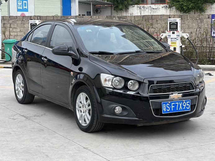 r1014380-chevrolet-aveo-2012_0