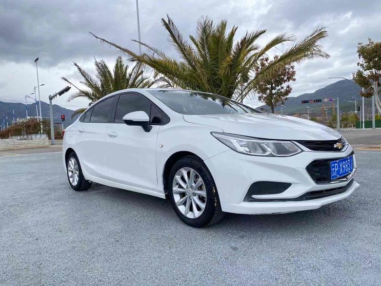 r1014394-chevrolet-cruze-2018_0