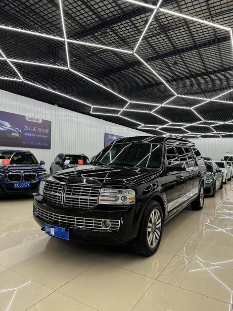 r1014396-lincoln-navigator-2015_0