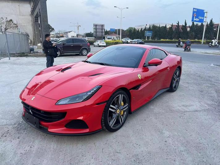 r1014416-ferrari-portofino-2022_0