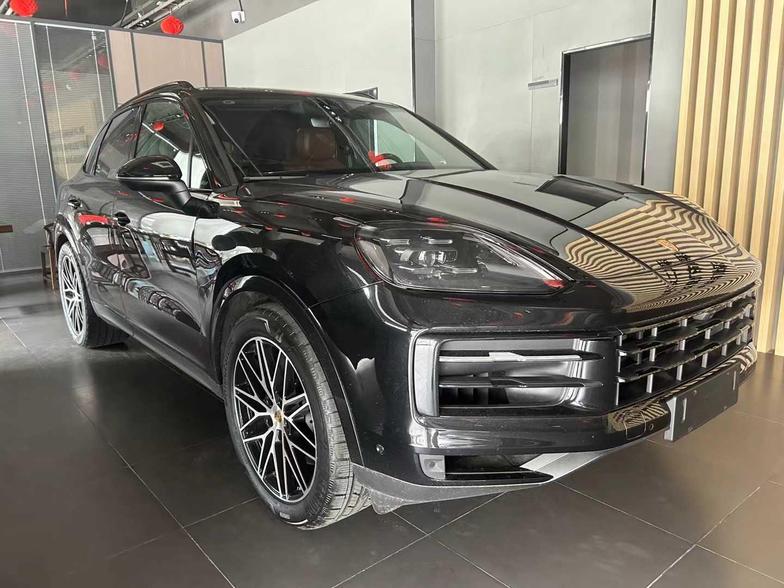 r1014452-porsche-cayenne-2024_0