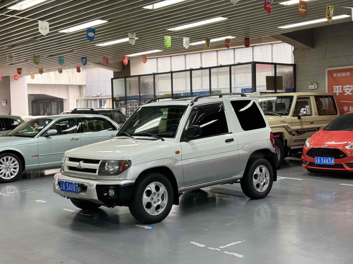 r1014460-mitsubishi-pajero-2001_0