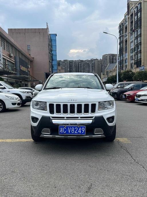 r1014541-jeep-compass-2014_0