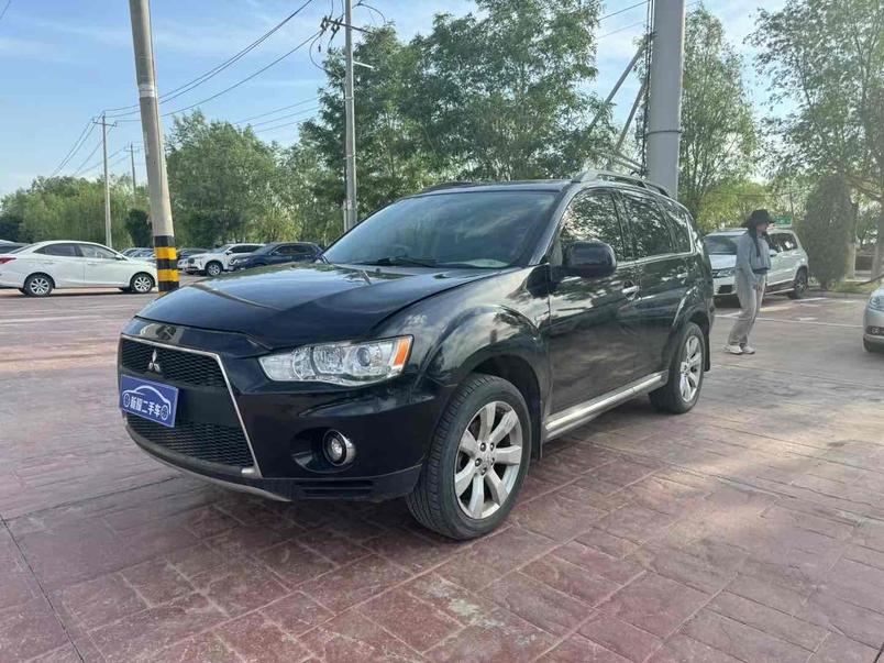 r1014553-mitsubishi-outlander-2011_0