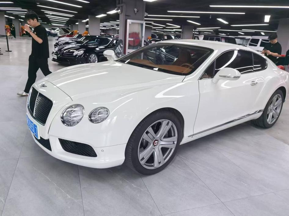 r1014585-bentley-continental-2013_0