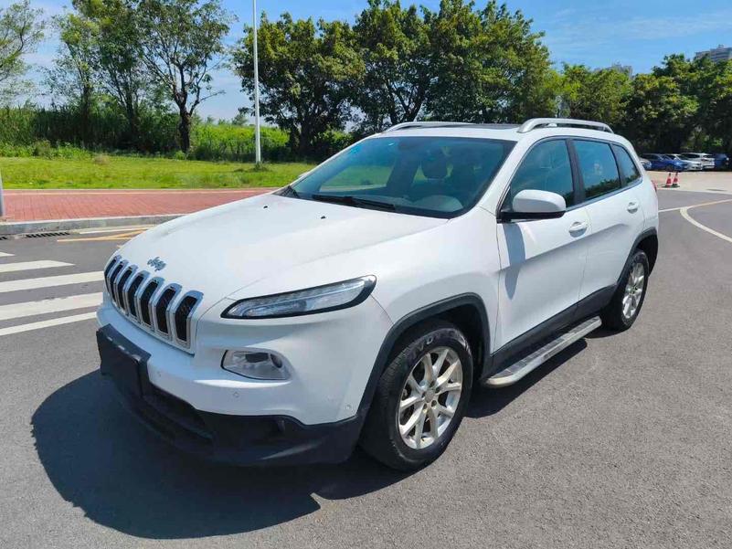 r1014662-jeep-cherokee-2016_0