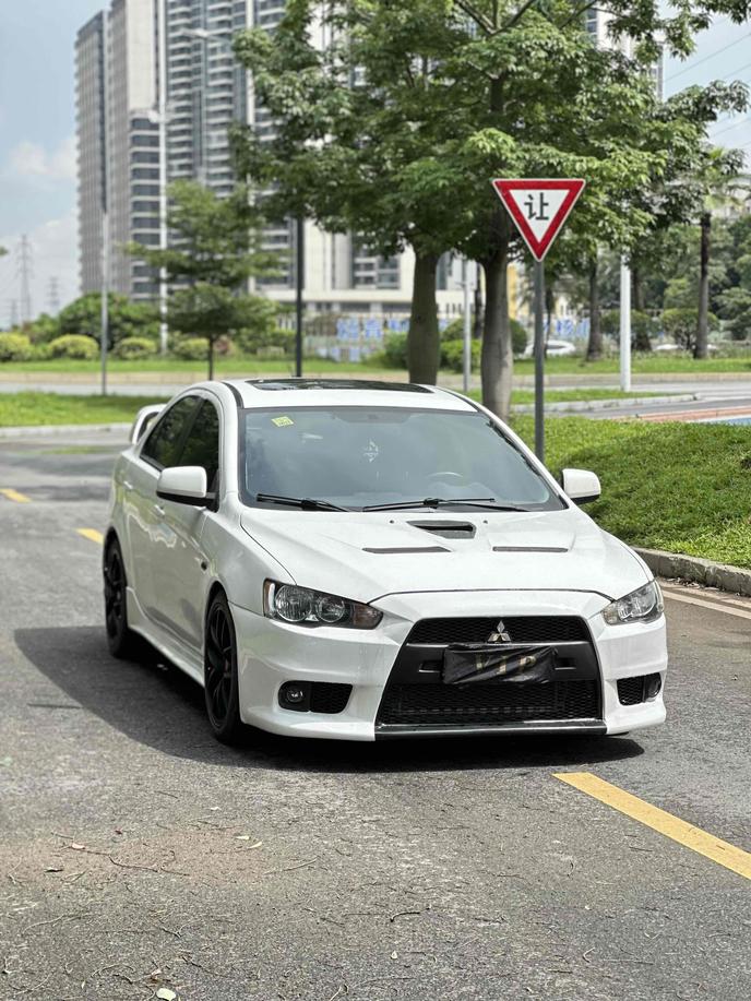 r1014711-mitsubishi-lancer-2012_0