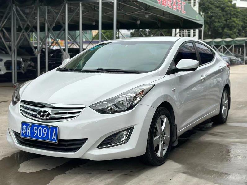 r1014791-hyundai-elantra-2013_0