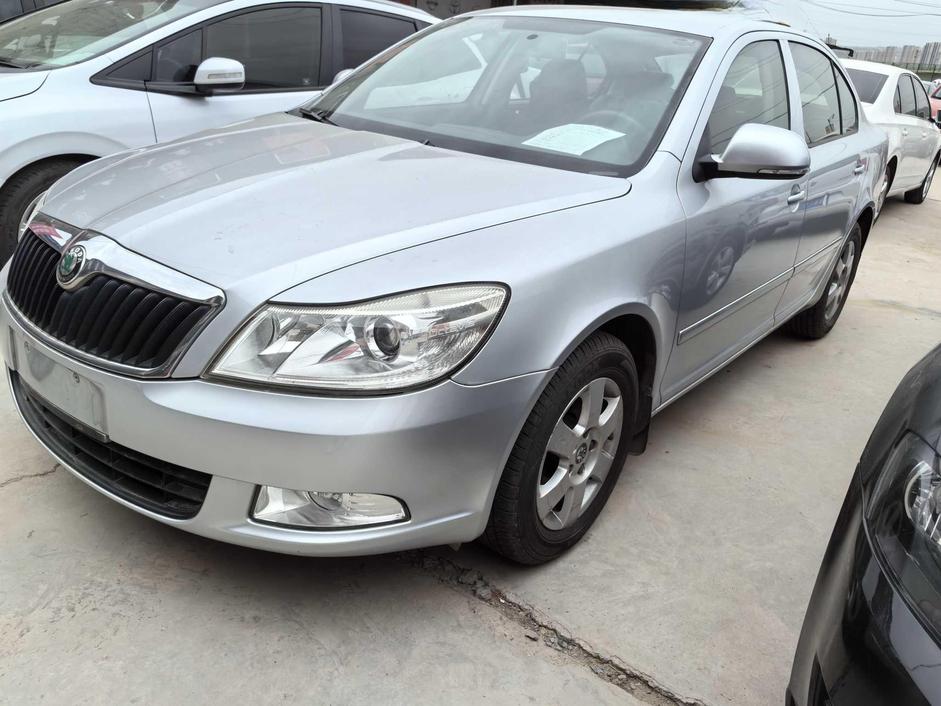 r1014834-skoda-octavia-2013_0
