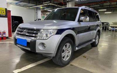 r1014907-mitsubishi-pajero-2010_0