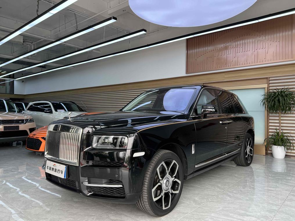 r1014914-rolls-royce-cullinan-2021_0
