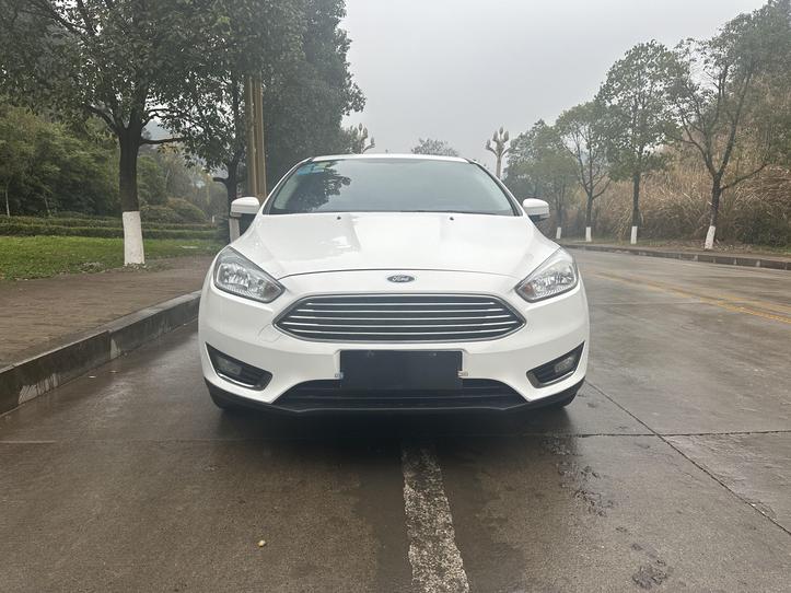 r1014945-ford-focus-2016_0