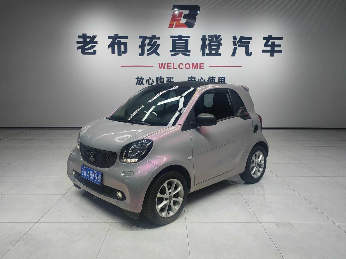 r1015021-smart-fortwo-2019_0