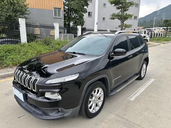 r1015024-jeep-cherokee-2016_0