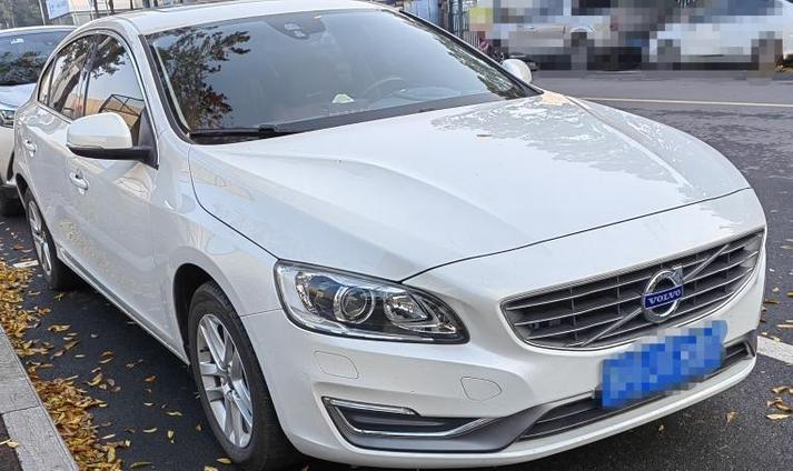 r1015055-volvo-s60-2016_0