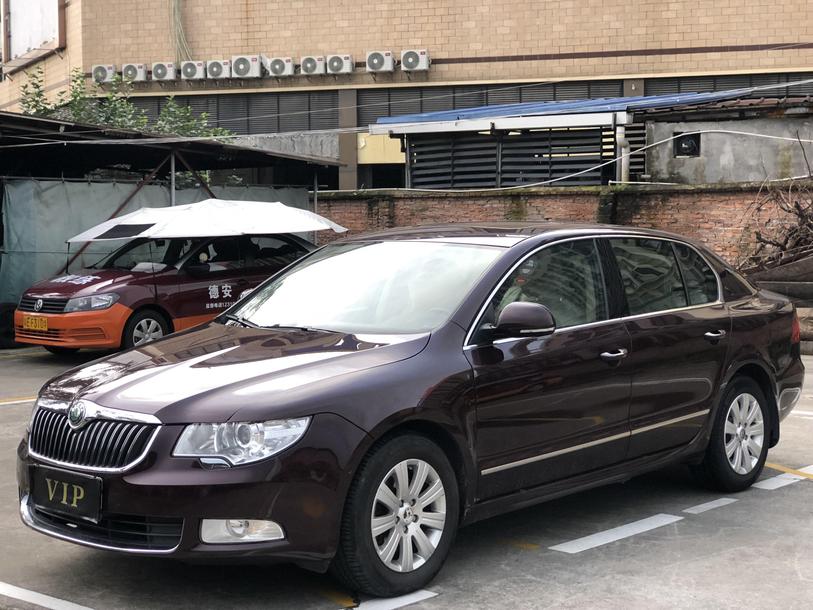 r1015065-skoda-superb-2013_0