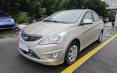 r1015072-hyundai-reina-2013_0